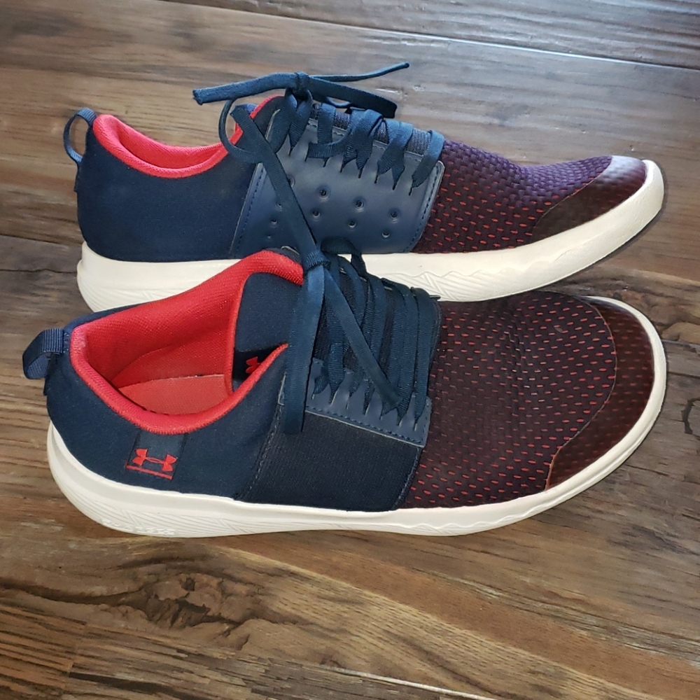 Under Armor Charge Athletic Shoes sz 6.5